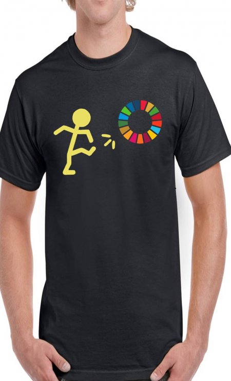 camiseta patada negra hombre logo amarillo